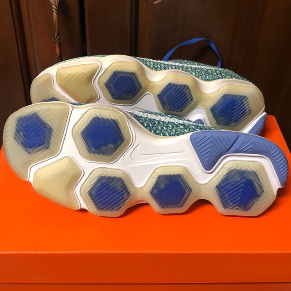 Nike flyknit zoom sneaker - Picture 5 of 8